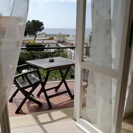 Balcone Sul Mare Apartment *